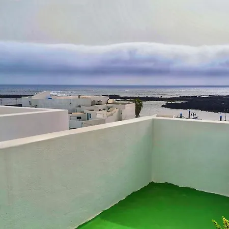 Brito Apartman Orzola